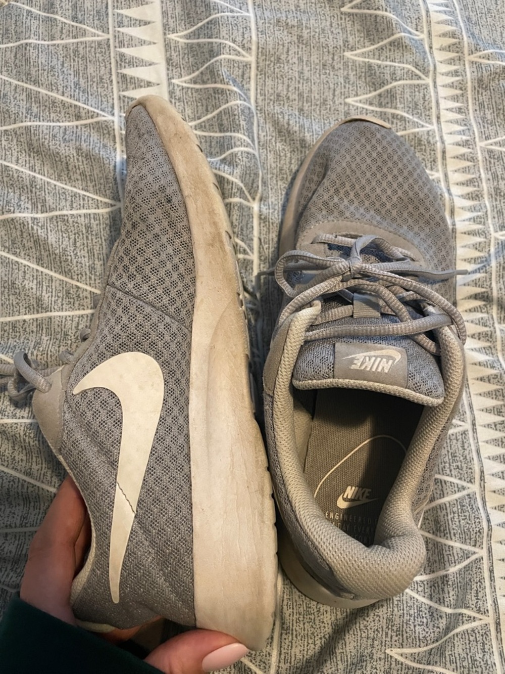 Nike Women's Gray Shoes- Very Well Worn ❤️
